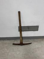 Antieke pikhouweel, Ophalen