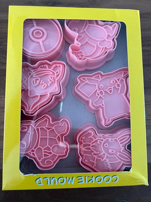 Nieuwe set Pokémon koekjes uitstekers 6 stuks Pikachu, Hobby en Vrije tijd, Taarten en Cupcakes maken, Nieuw, Versiering, Taarten of Cupcakes