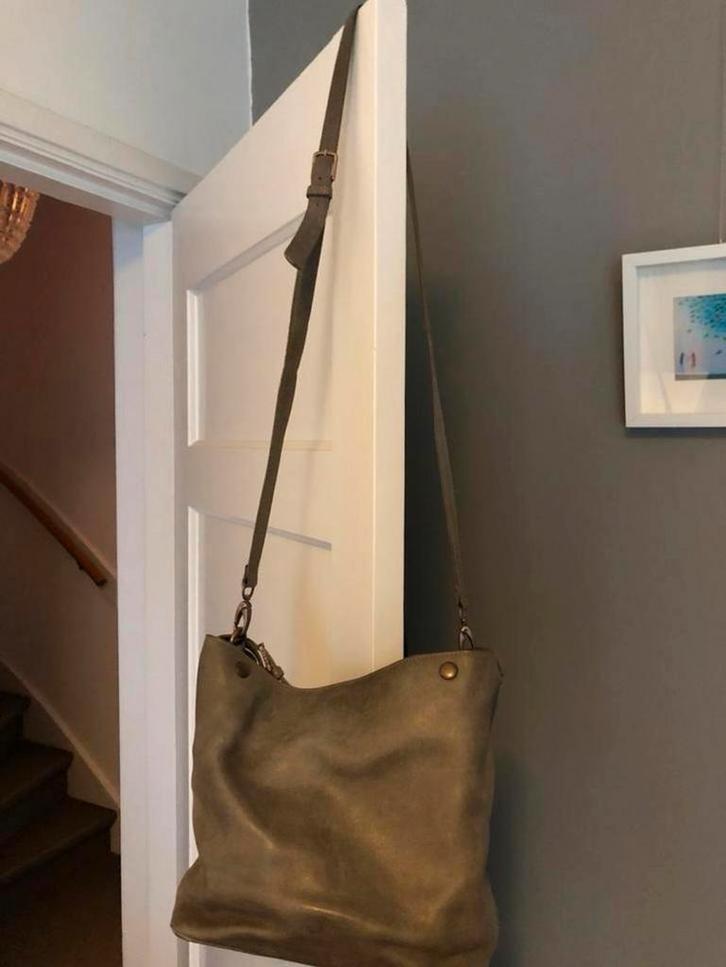 Leren tas van Fred de la Bretonière (grijs), Sieraden, Tassen en Uiterlijk, Tassen | Schoudertassen, Zo goed als nieuw, Grijs