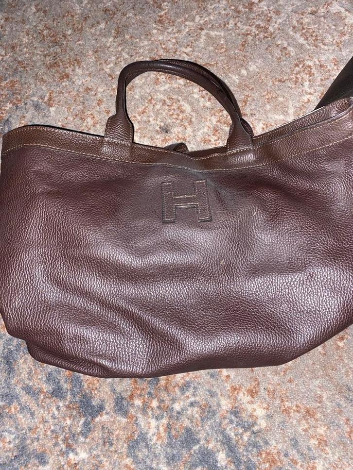 Bruine leren handtas met H-logo, Sieraden, Tassen en Uiterlijk, Tassen | Damestassen, Zo goed als nieuw, Handtas, Bruin, Ophalen of Verzenden