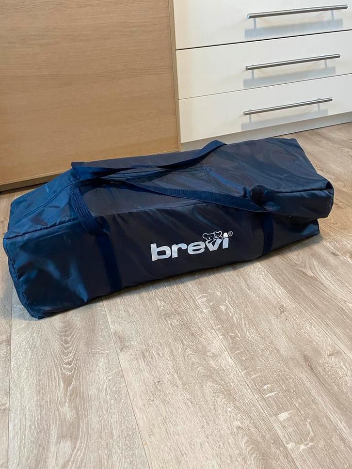 Brevi Travel B Campingbedje - Rood/Blauw - Nette Staat, Kinderen en Baby's, Boxen, Zo goed als nieuw, Rechthoekig, Ophalen