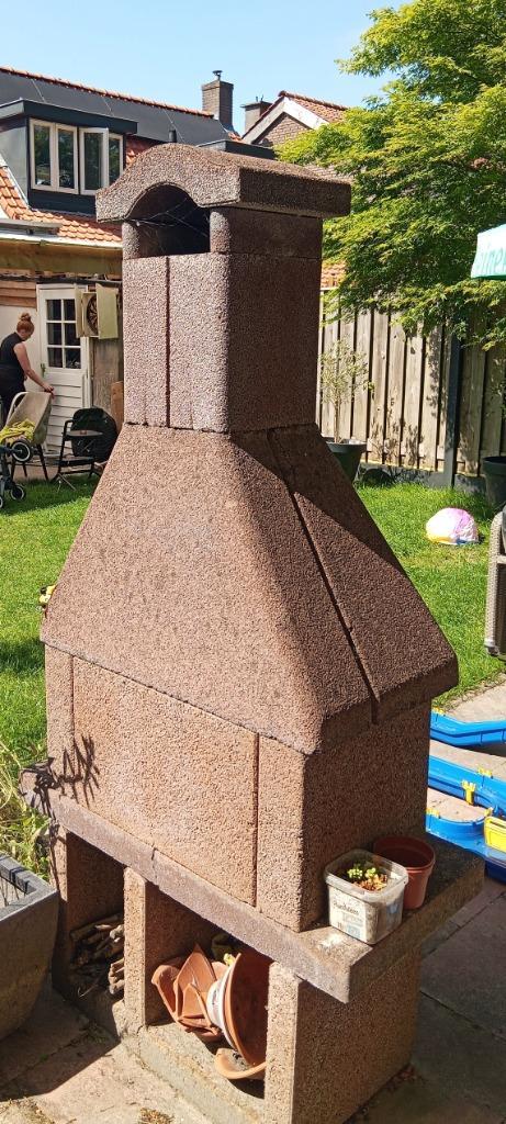 Stenen barbeque, Tuin en Terras, Houtskoolbarbecues, Gebruikt, Ophalen