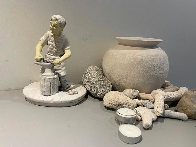 Vintage beeld hoefsmid / smid. Zachte tinten. 23 cm hoog., Verzamelen, Beelden en Beeldjes, Zo goed als nieuw, Mens, Ophalen