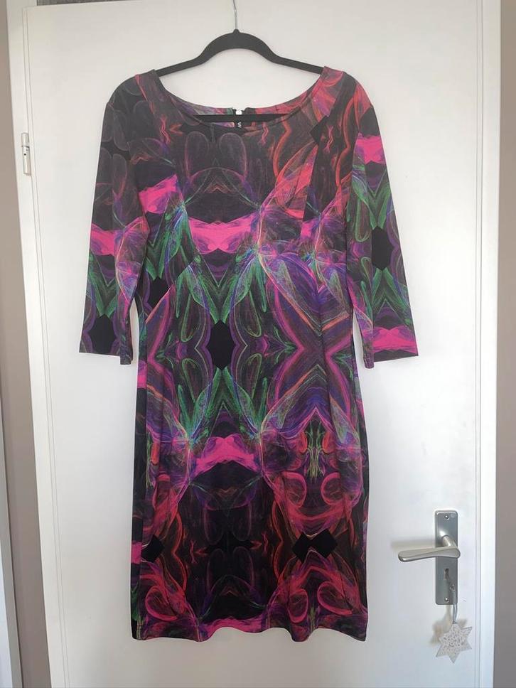 smashed lemon zwart paarse space jurk dress mt 42, Kleding | Dames, Jurken, Zo goed als nieuw, Maat 42/44 (L), Zwart, Knielengte