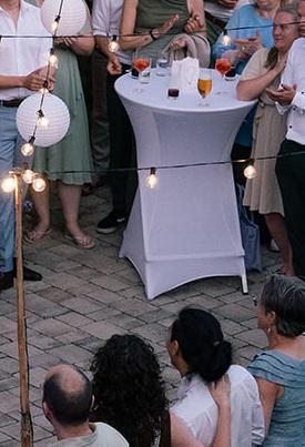 Statafel hoes wit beschikbaar voor biedingen