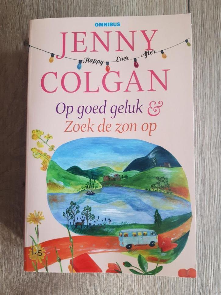 Jenny Colgan (omnibus) Op goed geluk & Zoek de zon op, Boeken, Chicklit, Zo goed als nieuw, Ophalen of Verzenden