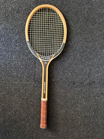Vintage houten tennisracket ‘Flash’ van Dunlop. ‘Light 3’ beschikbaar voor biedingen