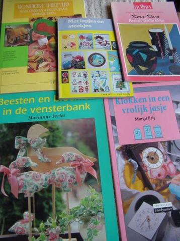 9 x Patchwork, bloemen, beesten, tafeldecoraties, stofjes beschikbaar voor biedingen
