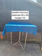 Statafels met kleed, Ophalen, Zo goed als nieuw