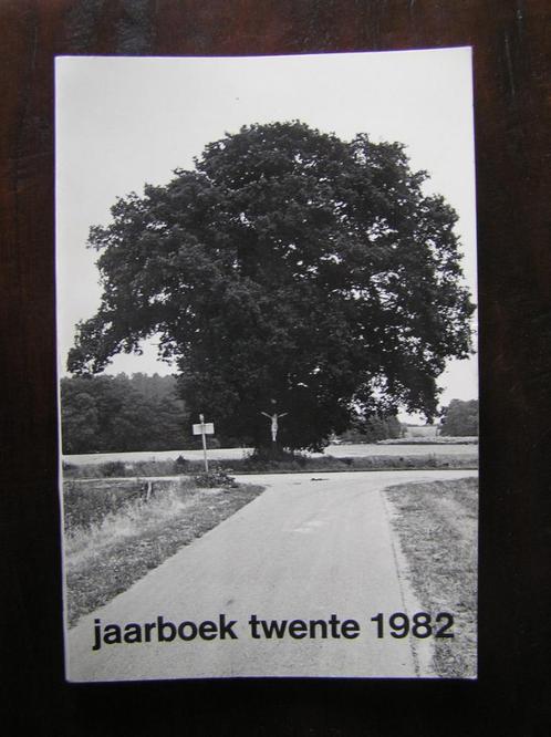 Jaarboek Twente 1982. Nr. 21, Boeken, Geschiedenis | Stad en Regio, Zo goed als nieuw, 20e eeuw of later, Ophalen of Verzenden