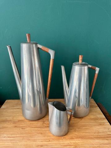 Vintage koffie stel beschikbaar voor biedingen