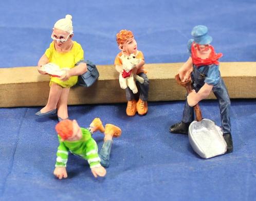 Märklin Spoor 1 (1 : 32) vier figuren., Hobby en Vrije tijd, Modeltreinen | Overige schalen, Märklin, Ophalen of Verzenden