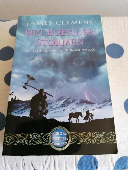 Het Boek Der Stormen -James Clemens, Boeken, Fantasy, Gelezen, Ophalen of Verzenden