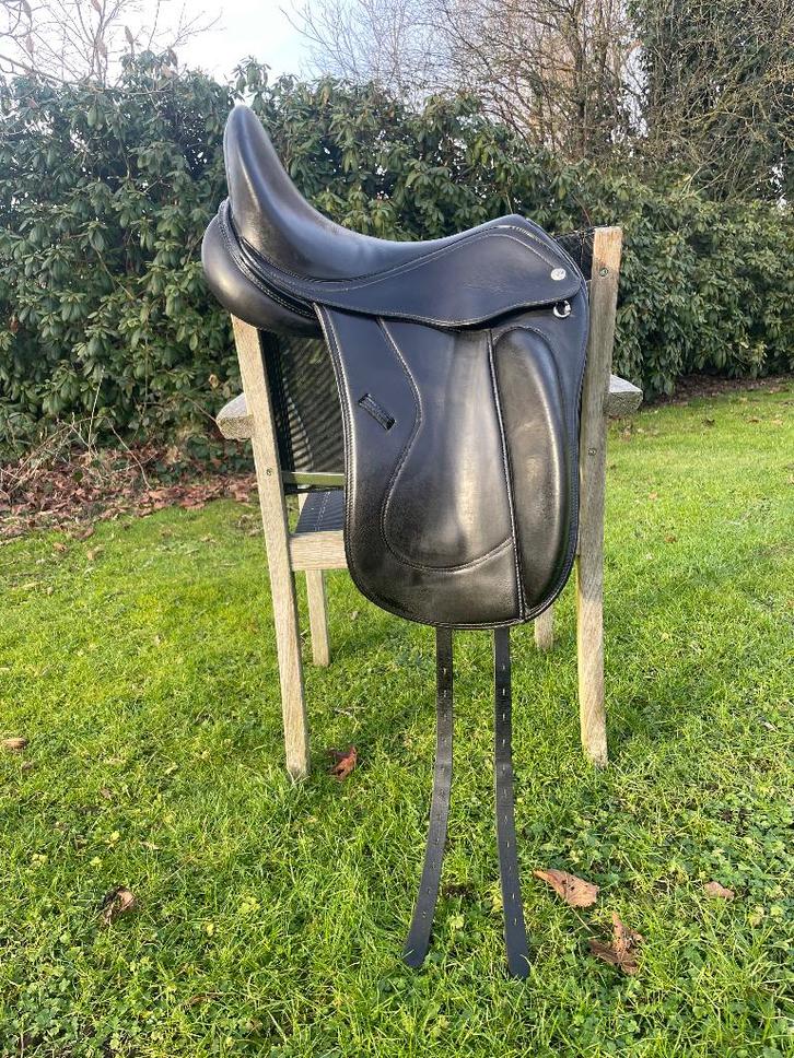 Dressuurzadel Mac Rider 17,5 inch, Dieren en Toebehoren, Paarden en Pony's | Zadels, Dressuur, Ophalen of Verzenden