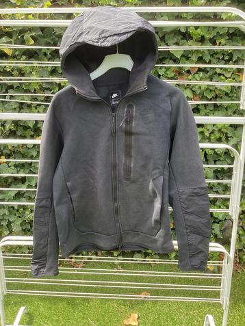 Nike zomer / tussenjas Sportief maat S Hoodiejas zwart € 25 beschikbaar voor biedingen