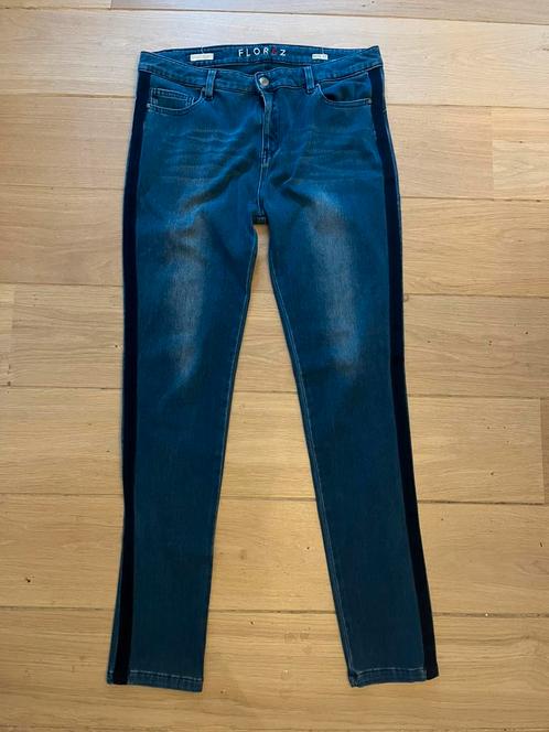 Florez jeans mt 32 z.g.a.n., Kleding | Dames, Spijkerbroeken en Jeans, Zo goed als nieuw, W30 - W32 (confectie 38/40), Blauw, Ophalen of Verzenden