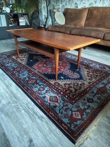 Vintage vloerkleed beschikbaar voor biedingen