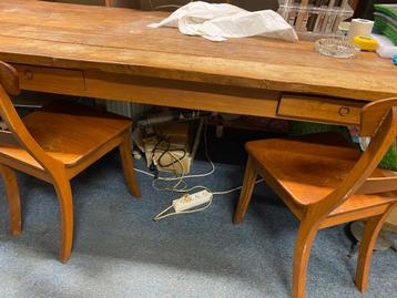 Eettafel beschikbaar voor biedingen