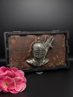 Kasteel met ridderJapanse muziek sieradendoos radio - K1CWII, Verzamelen, Retro, Verzenden, Huis en Inrichting