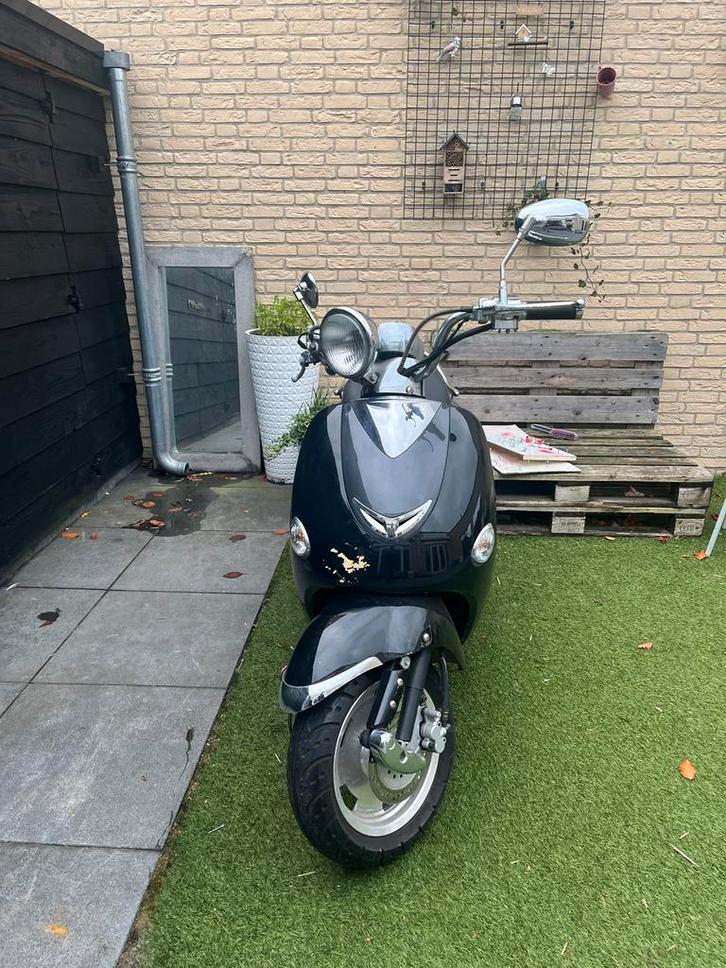 Retro Scooter 50cc - Beschadigde Lak, Fietsen en Brommers, Scooters | Yamaha, Gebruikt, Overige modellen, Maximaal 45 km/u, Benzine