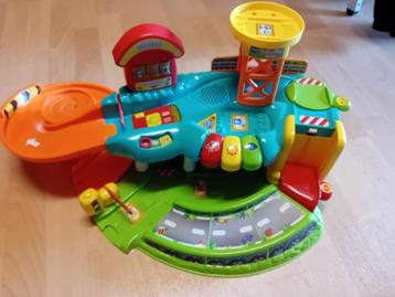 Toet toet auto's + garage beschikbaar voor biedingen