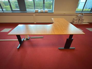 Instelbaar hoekbureau rechts 200x240/80xH64-86 cm, 3 stuks - afbeelding 1