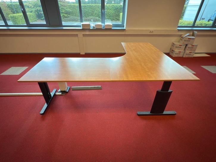 Instelbaar hoekbureau rechts 200x240/80xH64-86 cm, 3 stuks, Huis en Inrichting, Bureaus, Gebruikt, Bureau, In hoogte verstelbaar