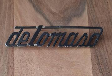 2 x origineel auto logo DeTomaso, De Tomaso Italië. beschikbaar voor biedingen