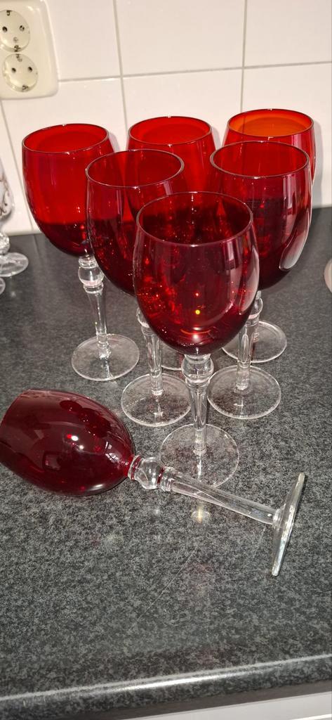 Compleet Set Wijnglazen, Huis en Inrichting, Keuken | Servies, Zo goed als nieuw, Glas of Glazen, Effen, Glas, Ophalen of Verzenden