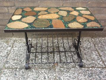 Vintage: epoxy nesting table, met gietijzeren onderstel beschikbaar voor biedingen