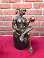 fraai bronzen beeld, grijnzende duivel met schedel, Antiek en Kunst, Ophalen of Verzenden