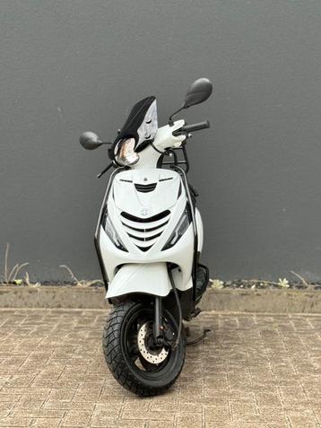 Piaggio Zip 4t 2016 BLACK WHITE FULL ALPHA SP! beschikbaar voor biedingen