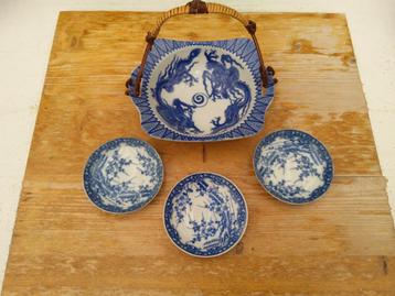 Antiek Japans bonbonschaaltje met 3 kleine schaaltjes beschikbaar voor biedingen