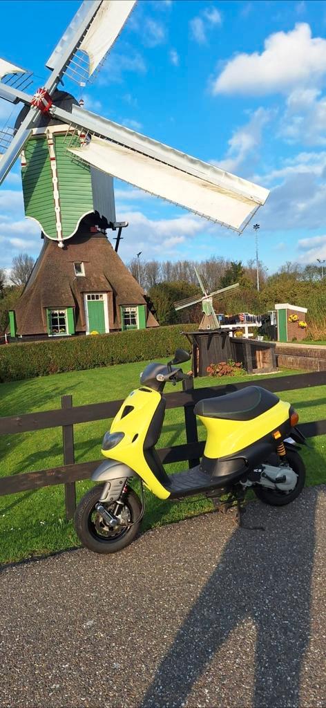 Piaggio zip 98 sp zip sp h2o nieuwstaat, Fietsen en Brommers, Snorfietsen en Snorscooters, Zo goed als nieuw, Piaggio, Benzine