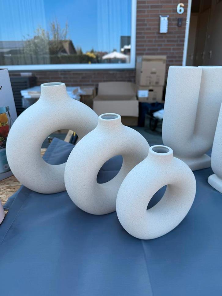 Set van 3 Donut Vaasjes, Huis en Inrichting, Woonaccessoires | Vazen, Nieuw, Wit, Minder dan 50 cm, Aardewerk of Porselein, Ophalen of Verzenden