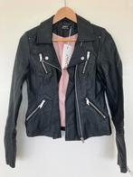 Zwart leren  jasje maat 36 nieuw, Kleding | Dames, Jasjes, Kostuums en Pakken, Zwart, Nieuw, Ophalen of Verzenden, Jasje