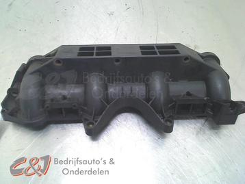 Inlaatspruitstuk van een Opel Vivaro beschikbaar voor biedingen