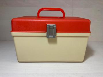 Vintage Curver naaibox naaimand klein model beschikbaar voor biedingen