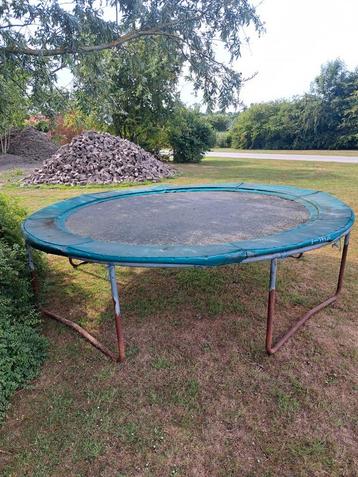 Trampoline  beschikbaar voor biedingen