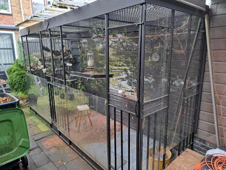 voliere antraciet kleur met zwart gaas maaswijdte 19x19 mm, Dieren en Toebehoren, Vogels | Hokken en Kooien, Volière, Aluminium