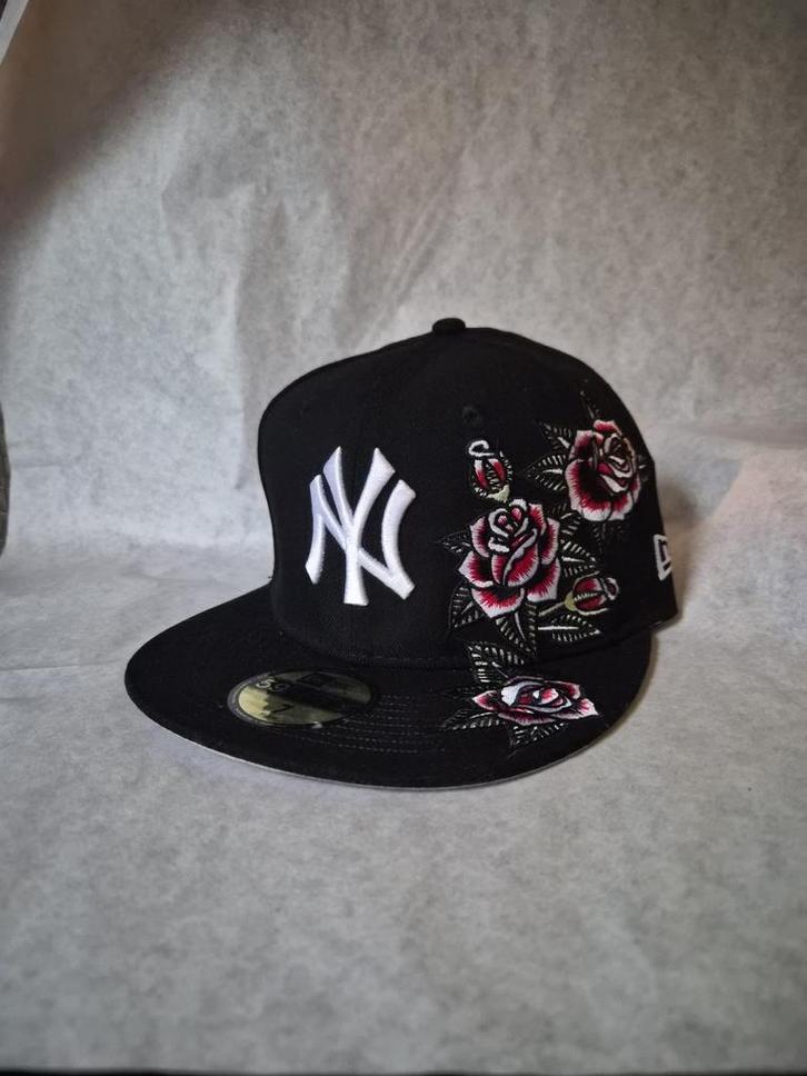 New Era 59FIFTY New York Yankees cap met rozen, Kleding | Heren, Hoeden en Petten, Nieuw, Pet, 58 of 59 cm (L, 7¼ of ⅜ inch), Ophalen of Verzenden