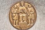 2 oude bronzen medailles. Saint Yves/Ned. Rode Kruis, Postzegels en Munten, Penningen en Medailles, Nederland, Ophalen of Verzenden