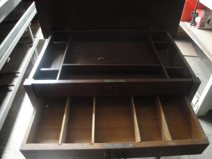 eiken vakkentafeltje  met 2 lades vakken, Antiek en Kunst, Curiosa en Brocante, Ophalen