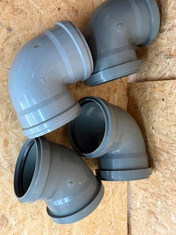PVC rioolbocht 90 250 mm met rubber 3 x en 45 1x beschikbaar voor biedingen
