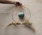 Grote ring met kerstbal en droogbloemen, Diversen, Ophalen of Verzenden, Nieuw
