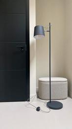 Buckle Head Vloerlamp Zuiver - Zwart, Huis en Inrichting, Lampen | Vloerlampen, Ophalen, Gebruikt, Metaal, Scandinavisch modern