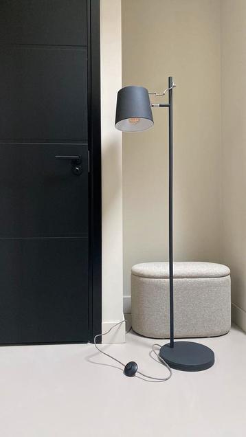 Buckle Head Vloerlamp Zuiver - Zwart beschikbaar voor biedingen
