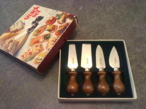 retro vinage 70s Haust snack set bestek kaas mesjes mes, Huis en Inrichting, Keuken | Bestek, Nieuw, Los bestek, Rvs of Chroom