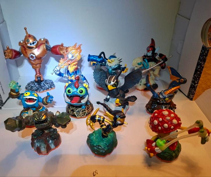 Skylanders Giants ... diverse Activision figuren, Spelcomputers en Games, Spelcomputers | Overige, Zo goed als nieuw, Ophalen of Verzenden