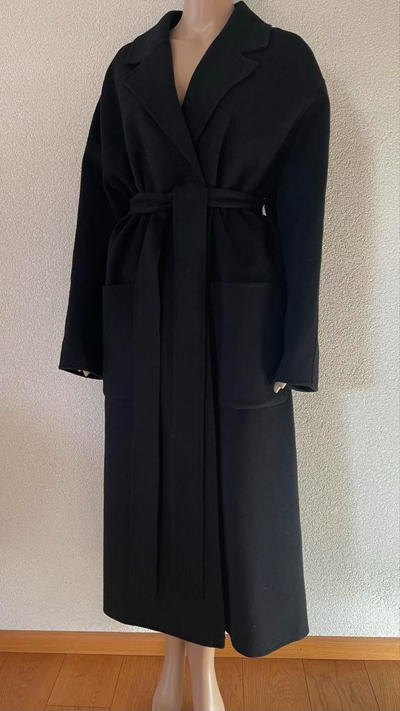 COS Lange Jas - Tijdloze Elegantie, Kleding | Dames, Jassen | Zomer, Gedragen, Maat 42/44 (L), Zwart, Ophalen of Verzenden